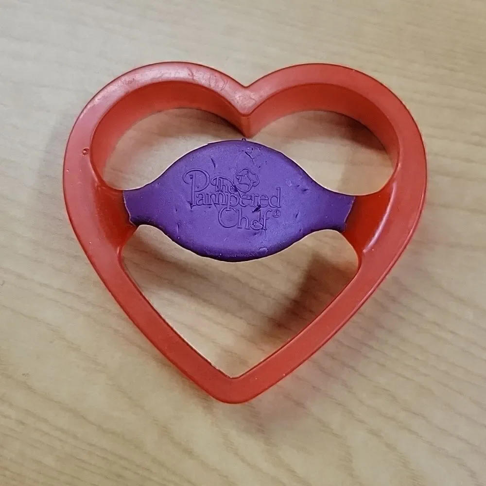 7 Wilton‎ & pamperd  chef Valentines Day cookie cutters